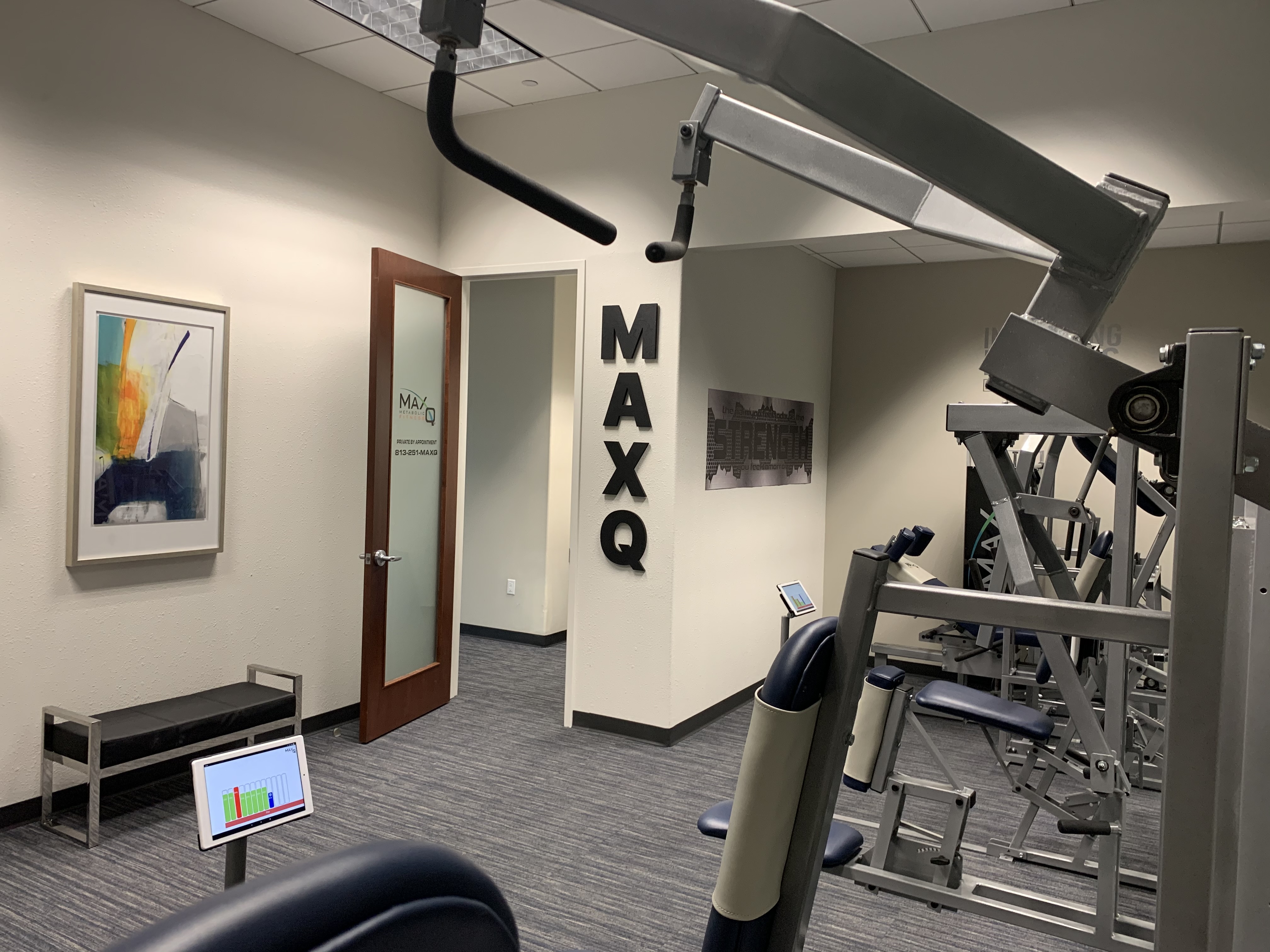 Member performing MaxQ resistance exercise